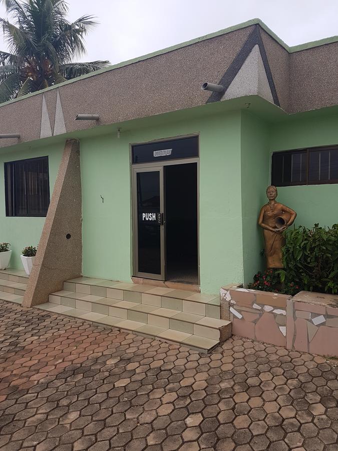 Ideas Hotel Sunyani エクステリア 写真