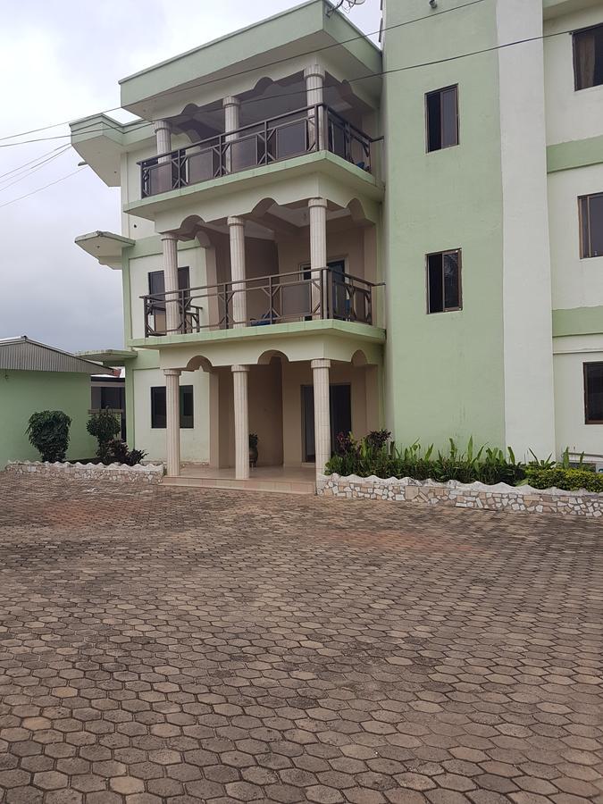 Ideas Hotel Sunyani エクステリア 写真